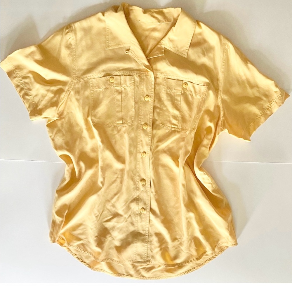 NWOT Short Sleeve Butter Yellow Button-Up Women's Camp Blouse Top